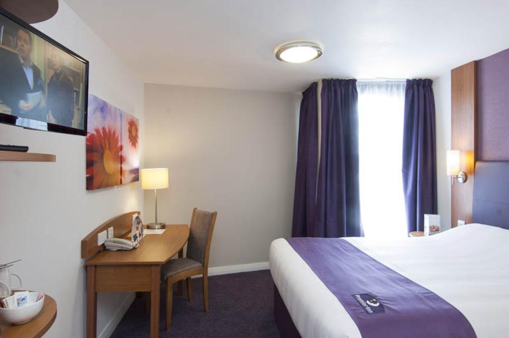 Premier Inn Sittingbourne Kent Номер фото
