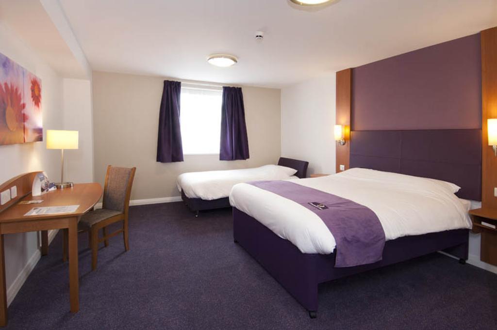 Premier Inn Sittingbourne Kent Номер фото