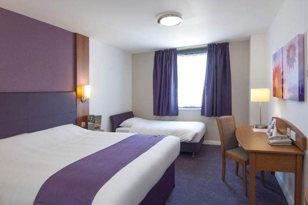 Premier Inn Sittingbourne Kent Номер фото