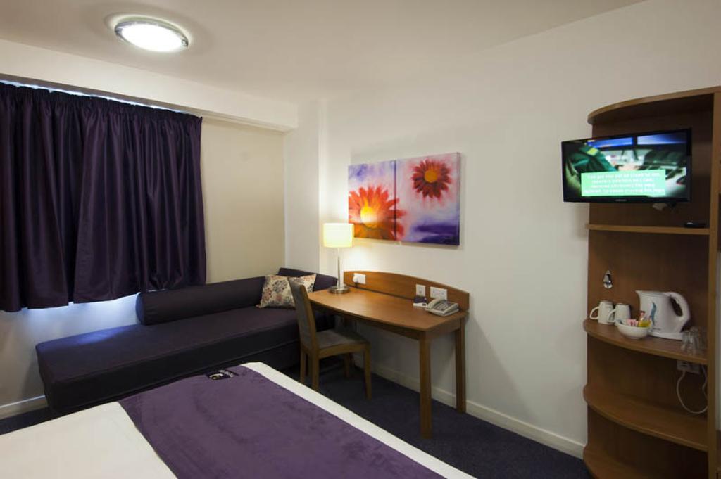 Premier Inn Sittingbourne Kent Номер фото